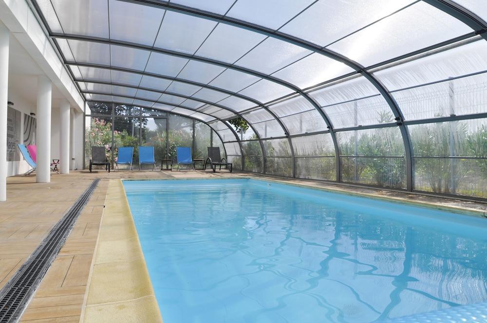 Golden Tulip Pornic Suites- Appart Hotel Bagian luar foto