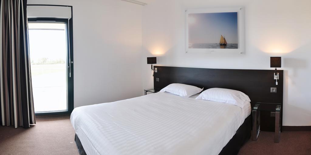 Golden Tulip Pornic Suites- Appart Hotel Bagian luar foto