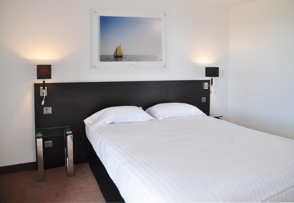Golden Tulip Pornic Suites- Appart Hotel Bagian luar foto