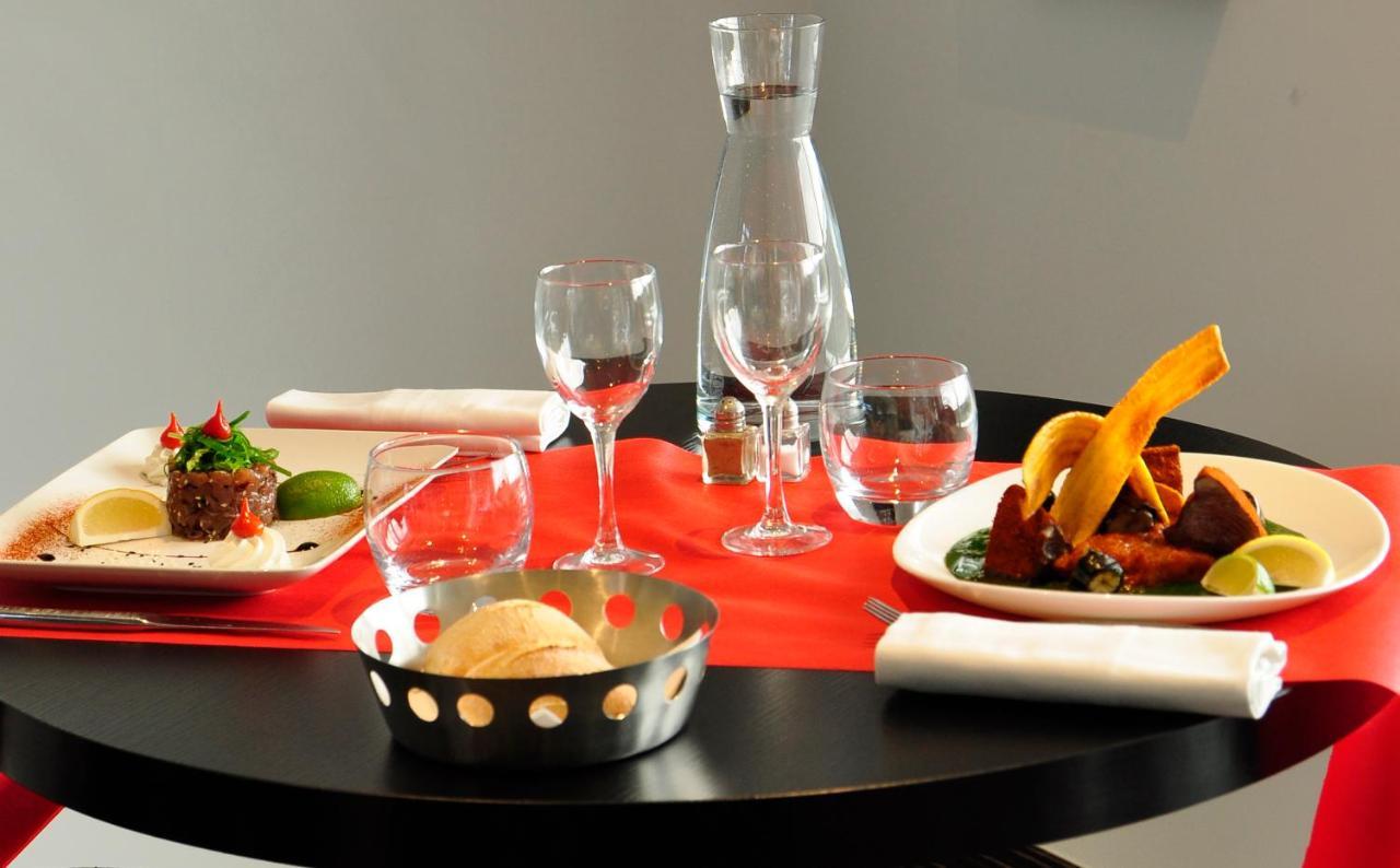 Golden Tulip Pornic Suites- Appart Hotel Bagian luar foto