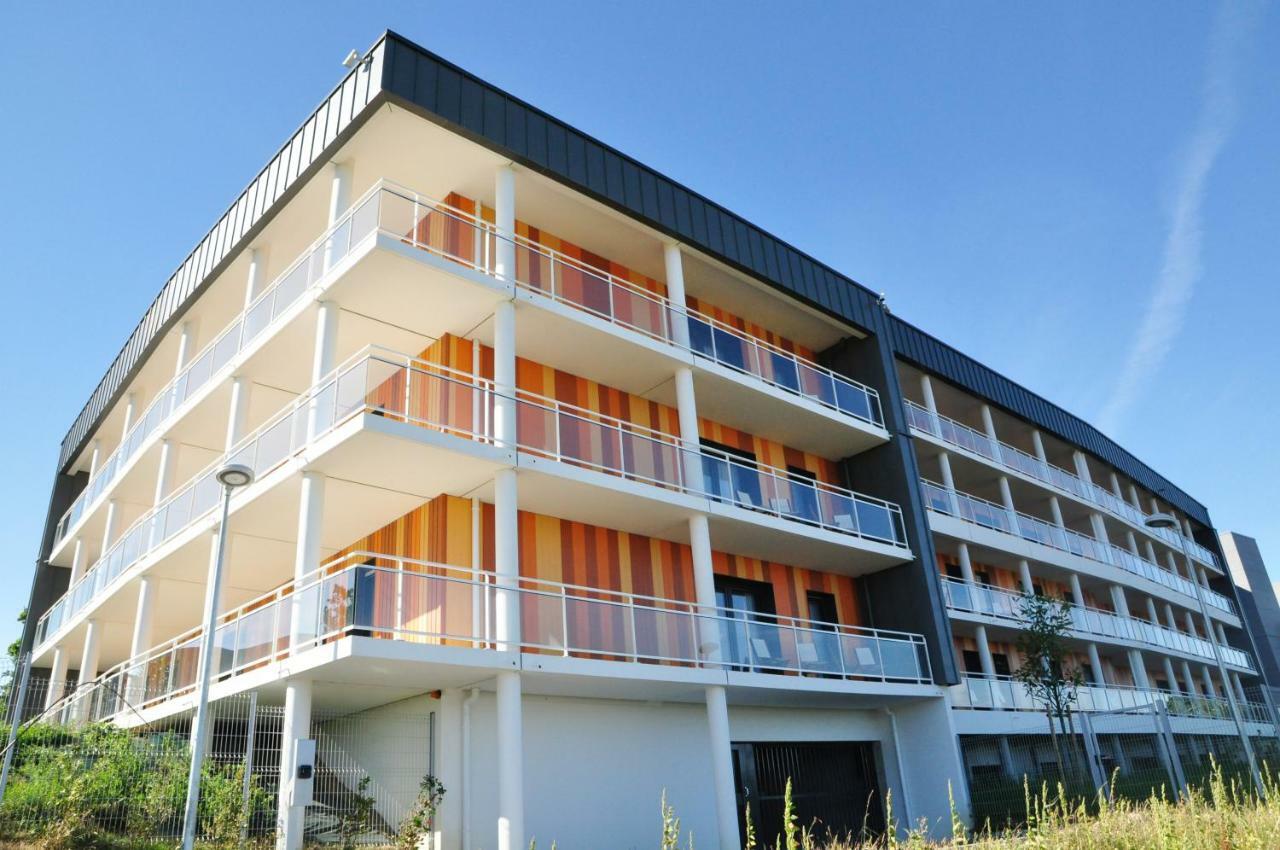 Golden Tulip Pornic Suites- Appart Hotel Bagian luar foto