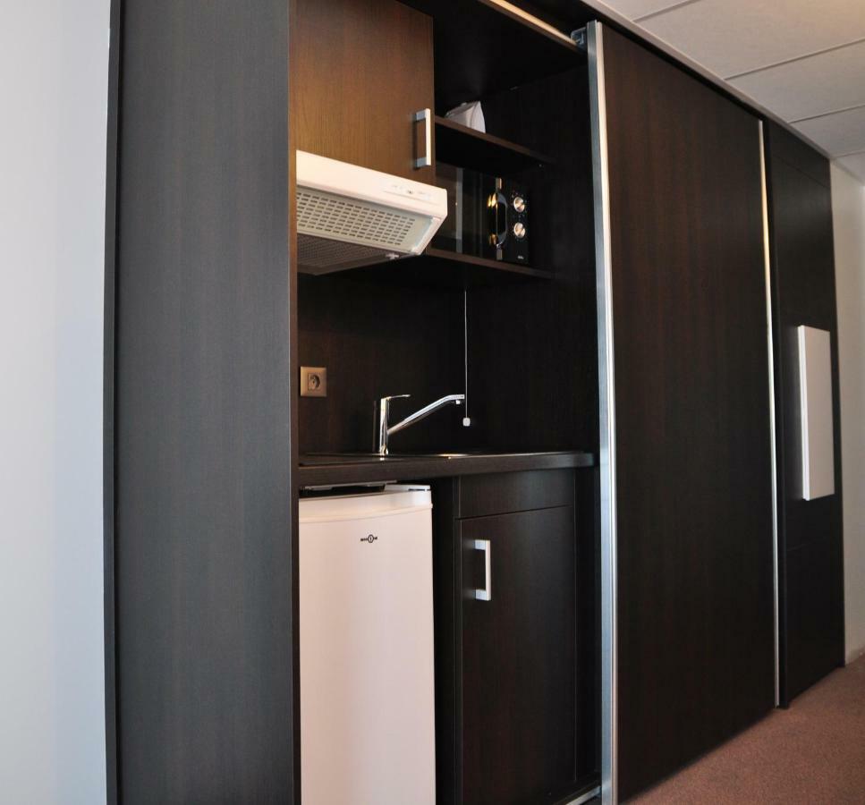 Golden Tulip Pornic Suites- Appart Hotel Bagian luar foto