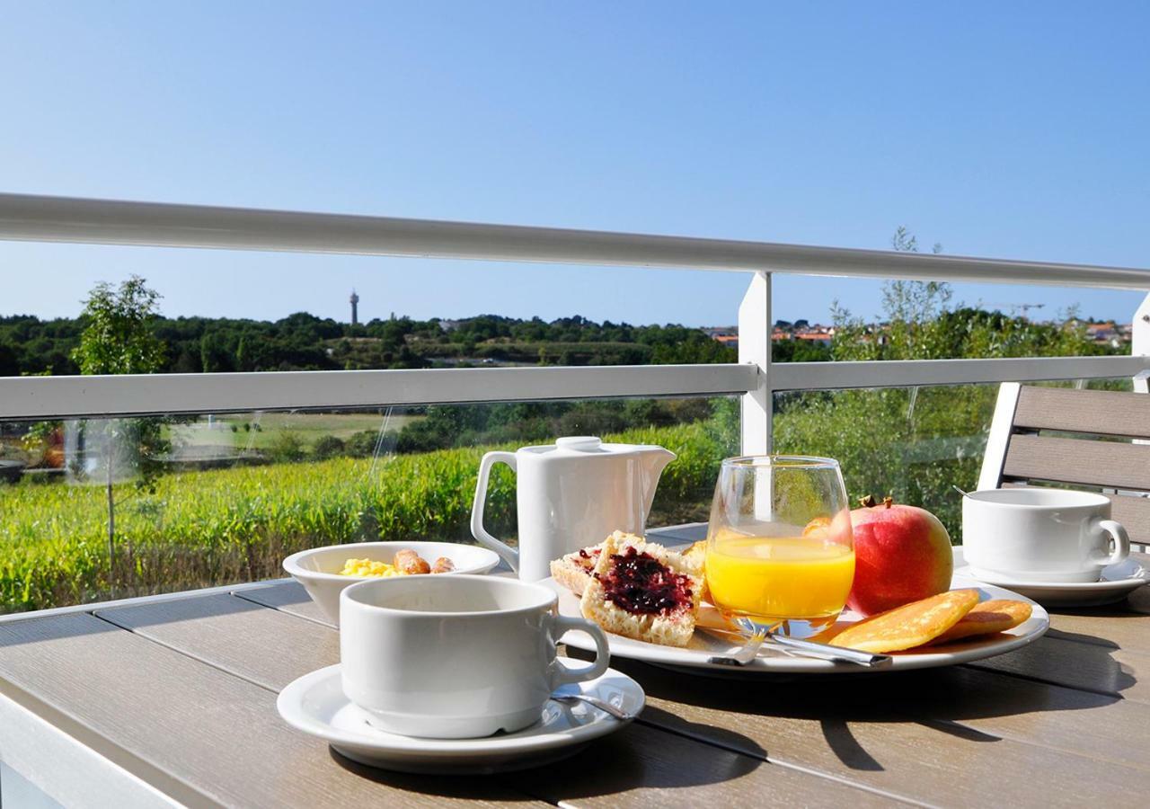 Golden Tulip Pornic Suites- Appart Hotel Bagian luar foto