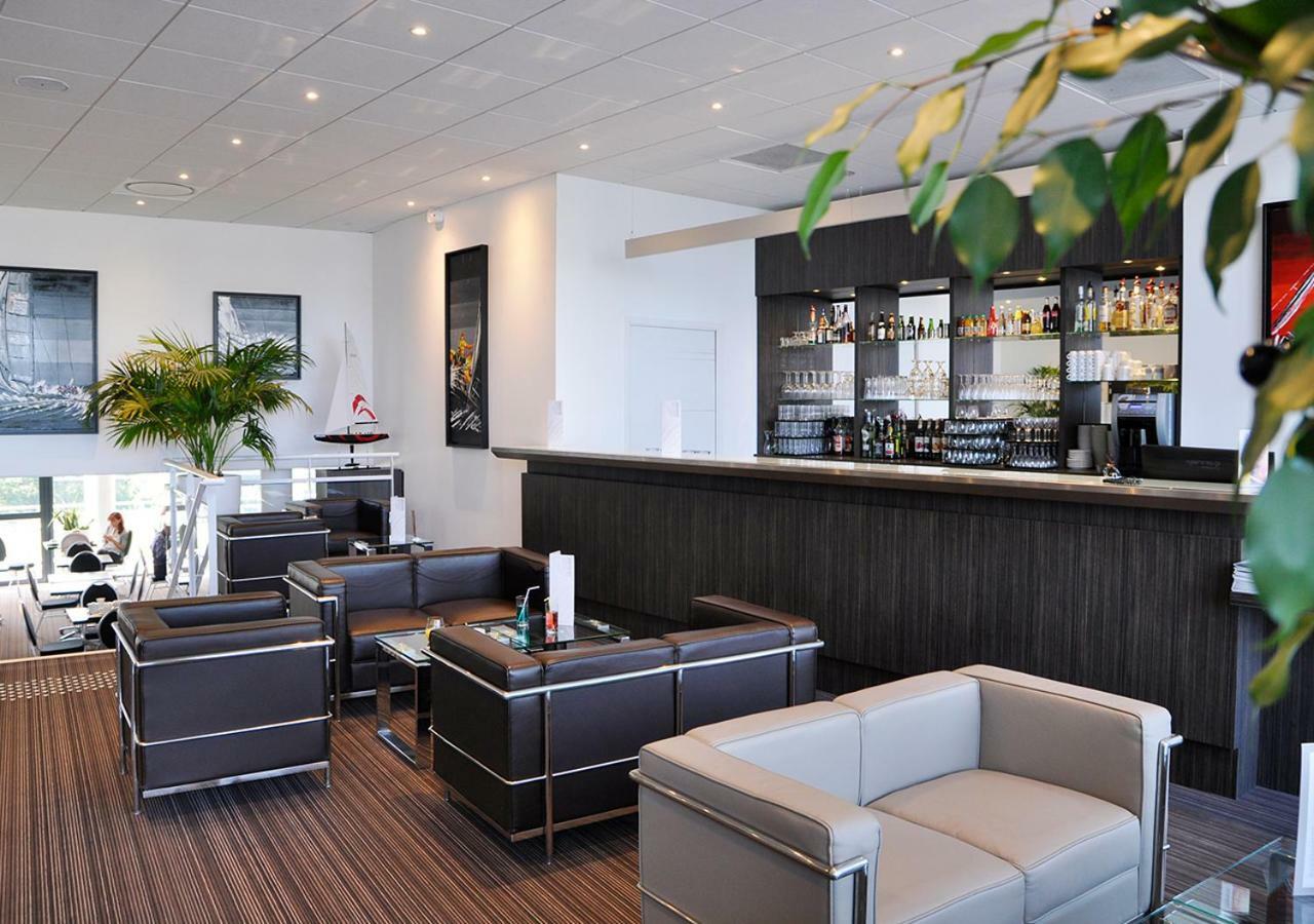 Golden Tulip Pornic Suites- Appart Hotel Bagian luar foto