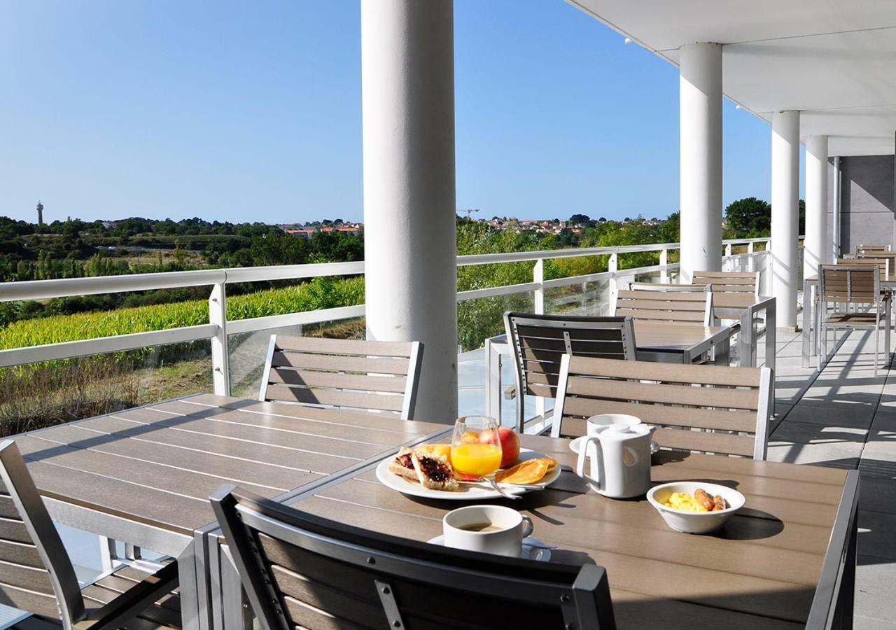 Golden Tulip Pornic Suites- Appart Hotel Bagian luar foto