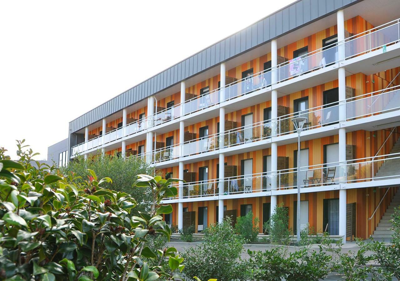 Golden Tulip Pornic Suites- Appart Hotel Bagian luar foto